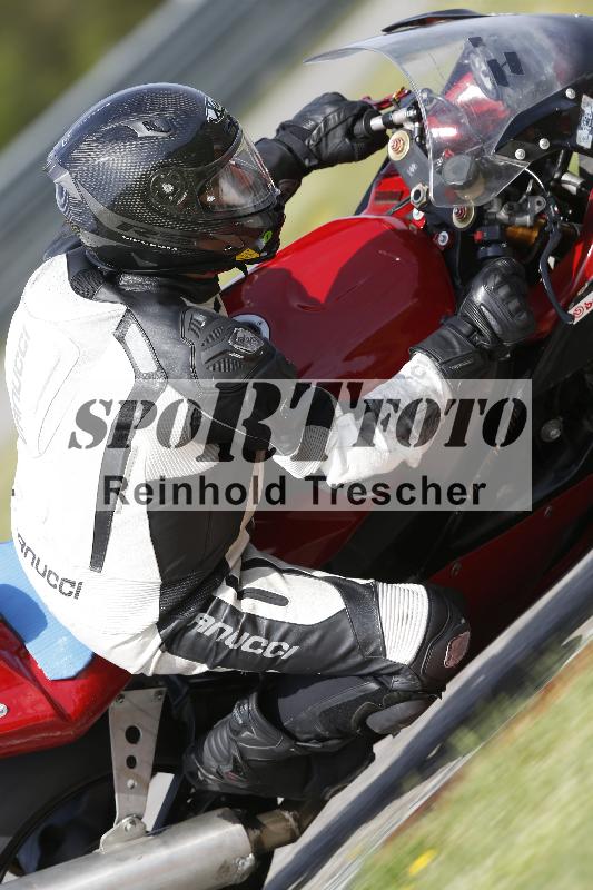/Archiv-2025/07 19.04.2025 Speer Racing ADR/Gruppe gelb/backside